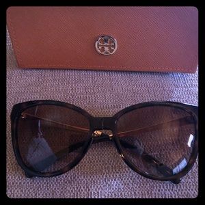 Authentic EUC Tory Burch sunglasses